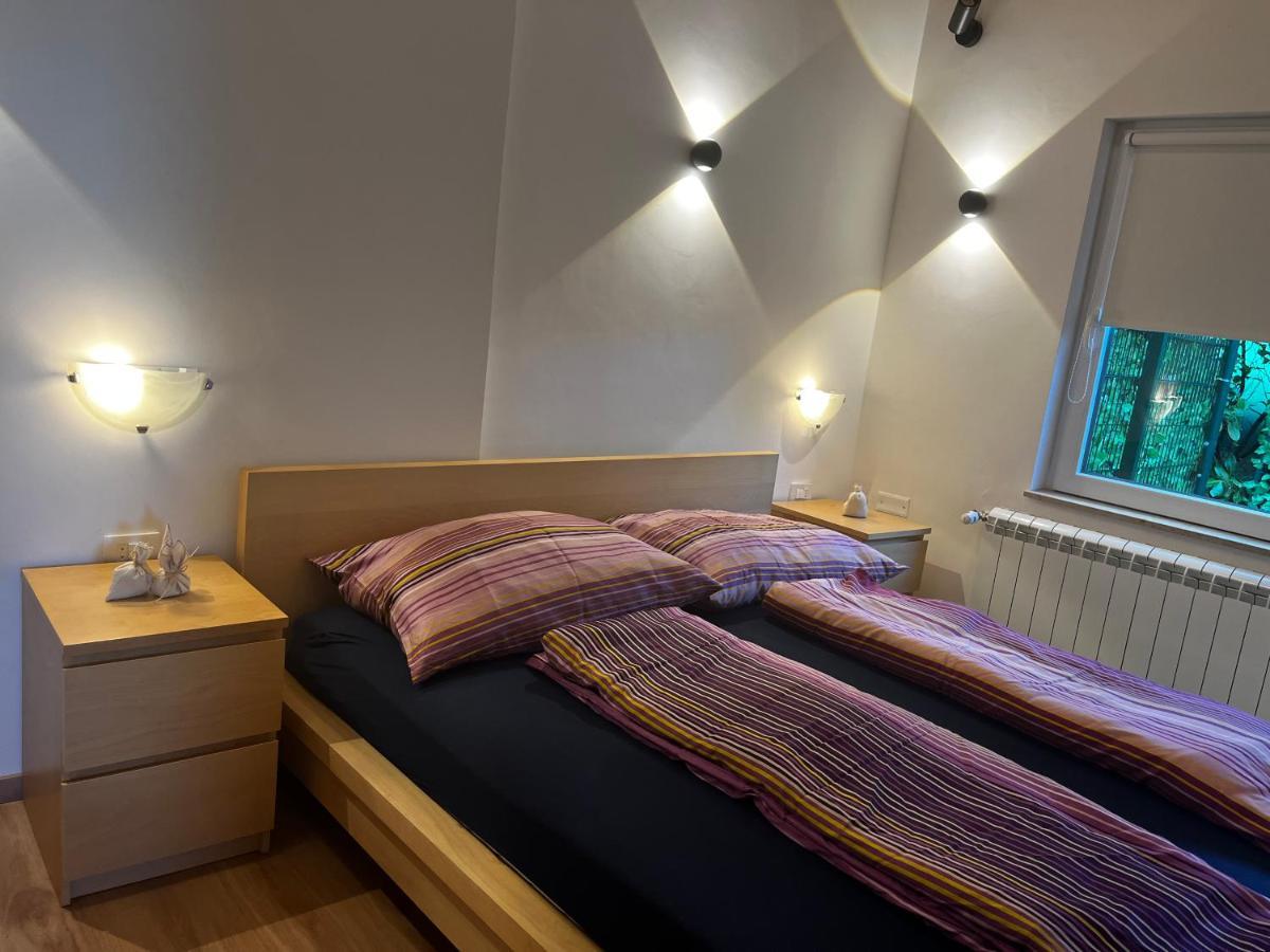 Beachfront Spina Apartment Pelegrin