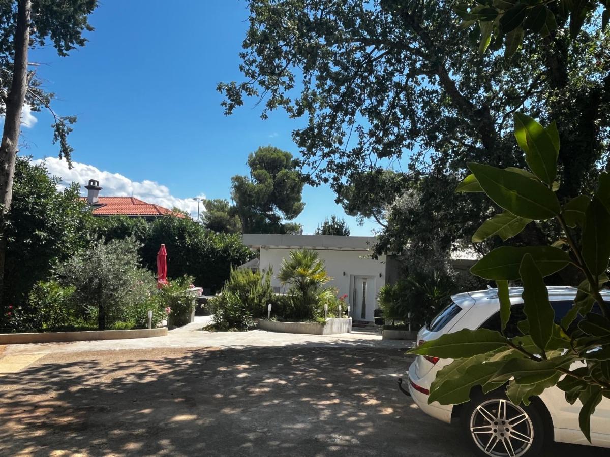 Beachfront Spina Apartment Pelegrin